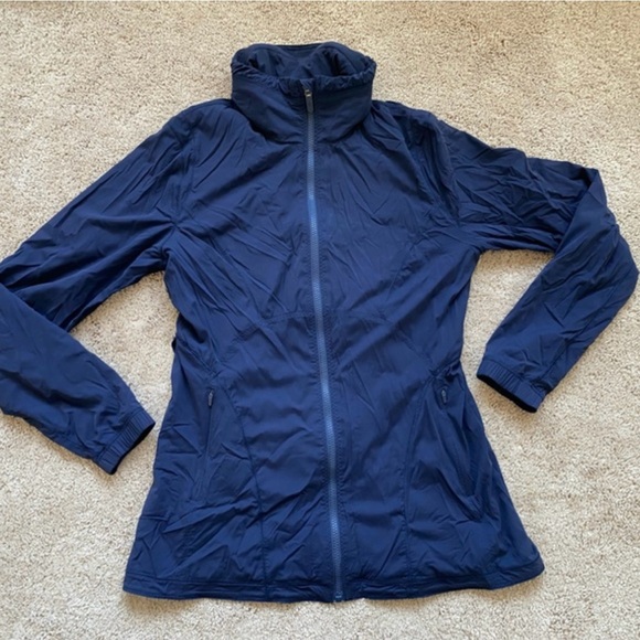 Lululemon everyday light weight jacket size 8 navy - Picture 6 of 6